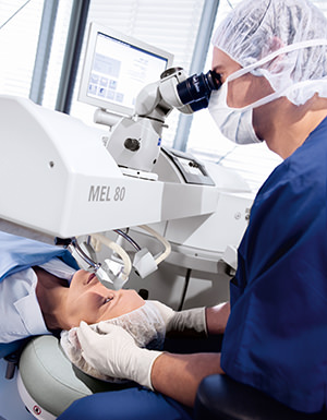 oftalmologo en cirugia laser