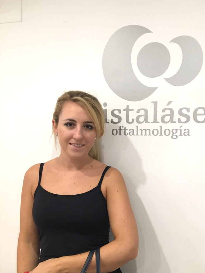 Opinión de Holly, operada con láser de miopía y astigmatismo en Málaga