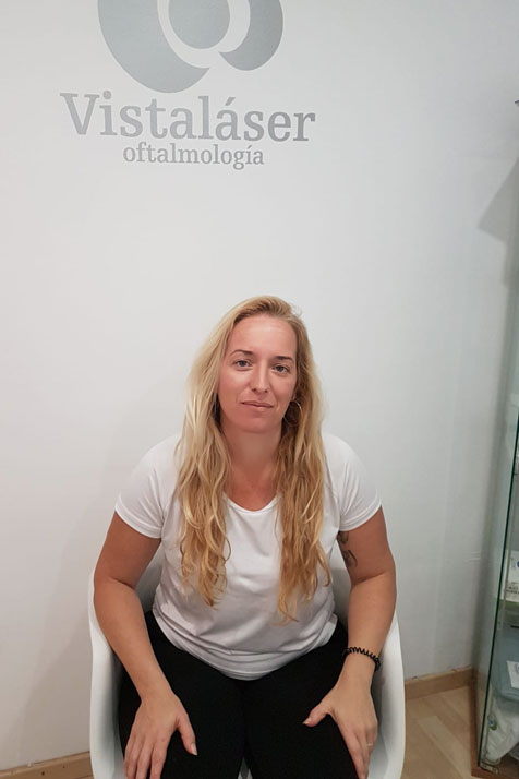 Ana Belén, operada con Femto Xtra de miopía y astigmatismo